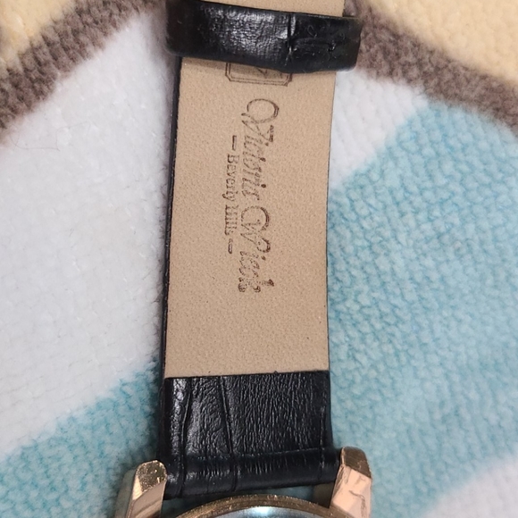 Ladies watch main image 5